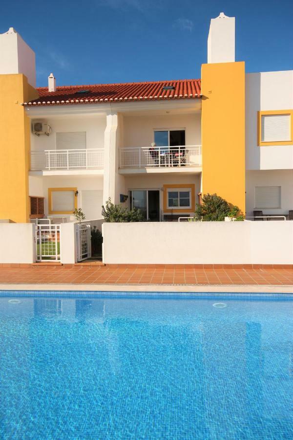 Surf House Baleal Bed and Breakfast Esterno foto